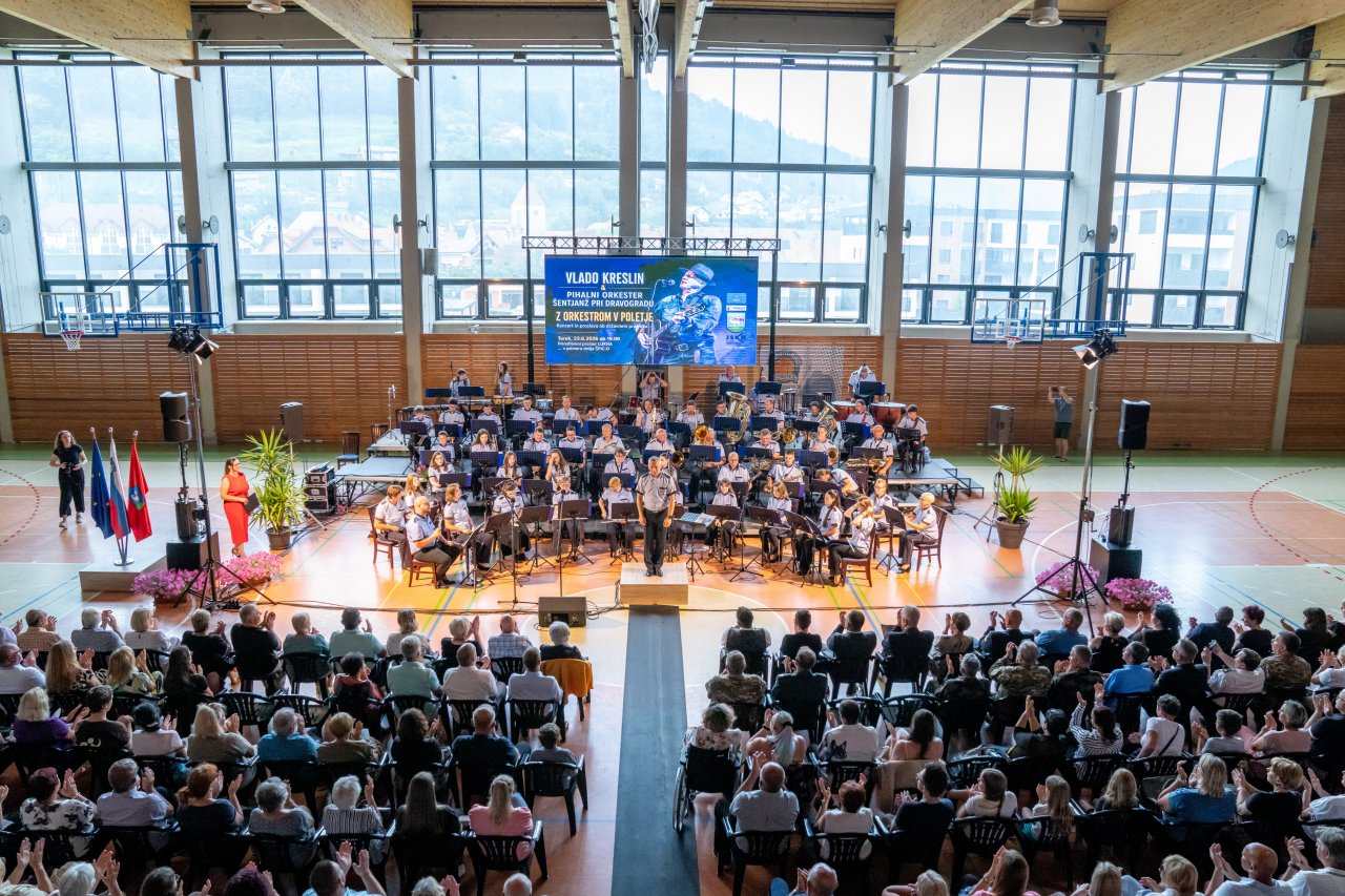 V Dravogradu obeležili dan državnosti in prisluhnili tradicionalnemu koncertu Pihalnega orkestra Šentjanž