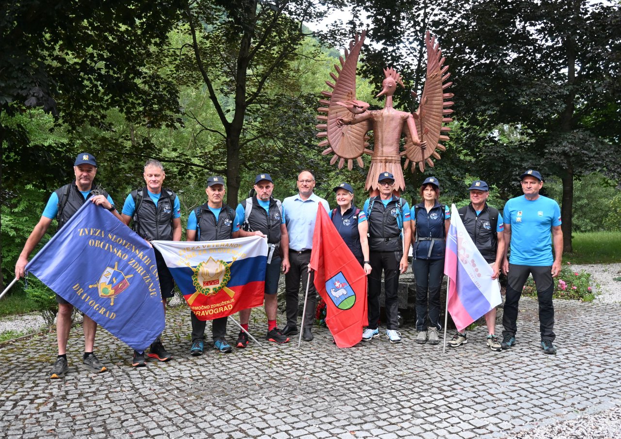 Župan pospremil pohodnike OZSČ na pot proti Triglavu