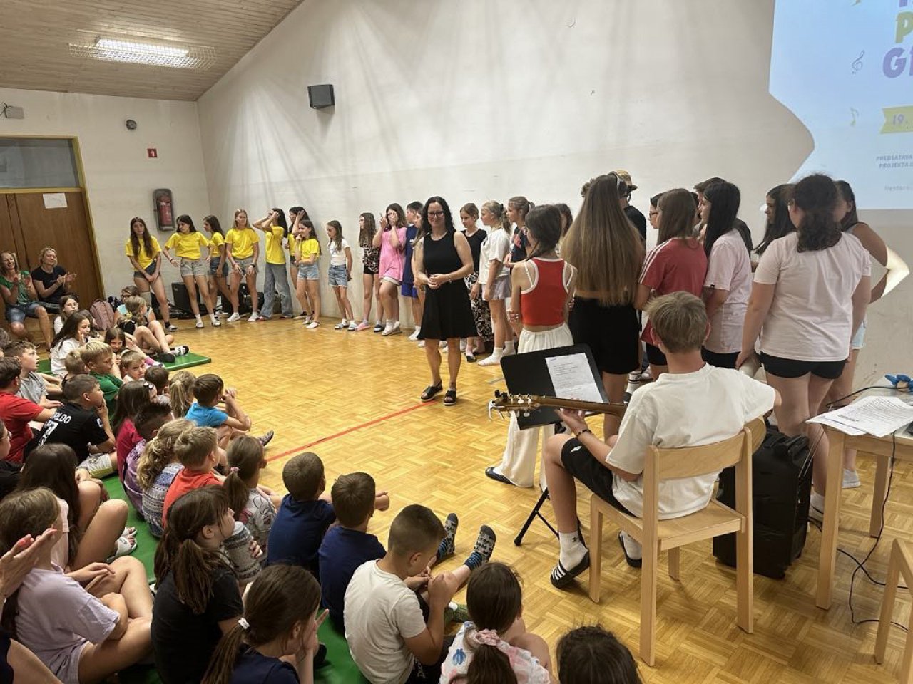 Minioni iščejo pravo glasbo